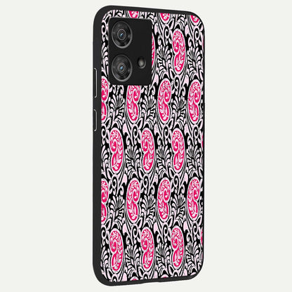  Crimson Paisley Charm back cover For Moto Edge 40 Neo slim fit glass case with vibrant aesthetic design